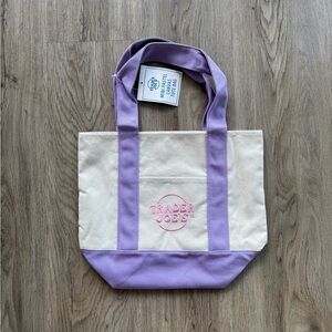 VIRAL Limited edition NWT Trader JoeS pastel mini tote bag-Purple and Cream Tote